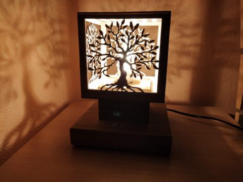 Drevená lampa Strom života