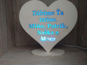 Drevené svietiace srdiečko pre tatina