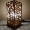 Drevená stolná lampa