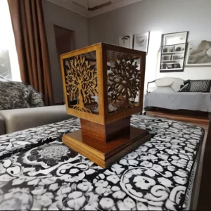 Drevená lampa Stom života