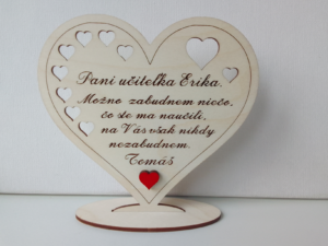 Drevené srdiečko pre pani učiteľku