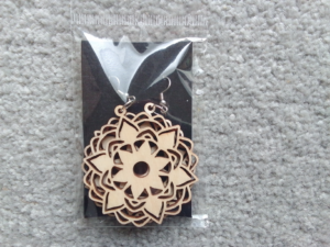Drevené náušnice Mandala