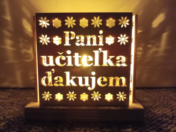 Drevený svietnik pre pani učiteľku