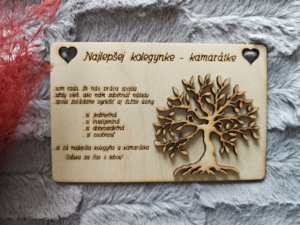 drevené tabuľky a srdiečka