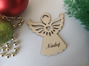 drevená ozdoba na stromček